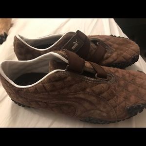 Women’s Puma suede like sneakers EUC